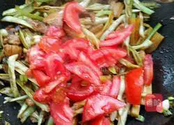 Illustration of how to make braised noodles with soy sauce meat 9