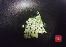 Eat rice noodles in various ways— Illustration of how to make fried rice noodles with black pepper 3