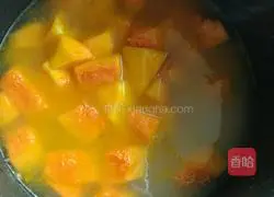 Illustration of how to make pumpkin braised rice 4