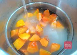 Illustration of how to make pumpkin and mung bean porridge 6