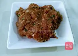 Illustration of how to make mutton stuffed pot stickers 3