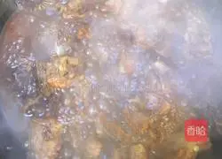 Illustration of how to cook braised pork ribs and braised noodles in rice cooker 11