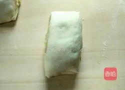 Illustration of how to make scallion rolls 11