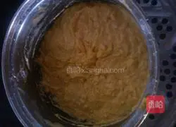 Illustration of how to make pumpkin hair cake 5