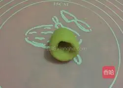 Illustration of how to make corn steamed buns 7