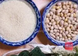 Illustration of how to make peanut braised rice 3