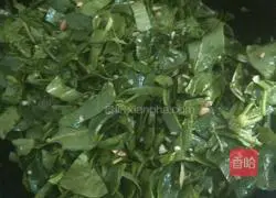 Illustration of how to make spinach steamed buns 2