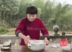 Sweet and soft rice cakes.Rice ground into powder, delicious and easy to digest.Illustration 2