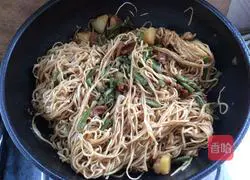 Illustration of braised noodles 15