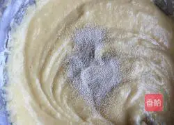 Illustration of how to make hot corn noodles and steamed cakes 8