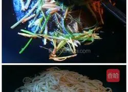 Illustration of how to make fried rice noodles with leeks 2