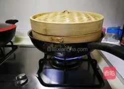 Illustration of how to make Lunjiao cake 14