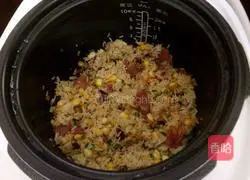 Illustration of braised rice with mushrooms and sausages 11