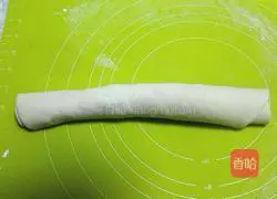 Illustration of how to make salt and pepper rolls 9