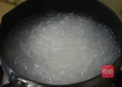 Illustration of how to make sea rice porridge 1