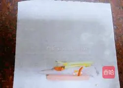 Illustration of how to make dragon head fish and ham spring rolls 4