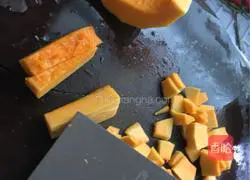 Illustration of how to make pumpkin millet porridge 1