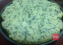 Illustration of how to make lotus root powder and black sesame hair cake 5