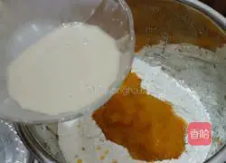 Illustration of how to make pumpkin hair cake 3