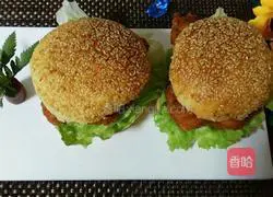 Illustration of how to make spicy chicken drumstick burger 15