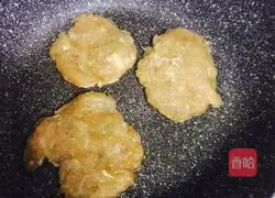 Illustration of how to make chicken burgers 5 