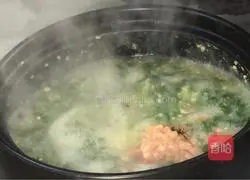 Illustration of how to make chrysanthemum minced meat and millet porridge 7