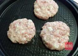 Pork burger recipe illustration 3