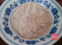 Illustration of how to make sorghum noodle rolls 3