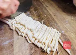 Illustration of how to make mutton braised noodles 2