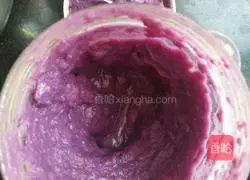 Illustration of how to make purple sweet potato and banana cake 5
