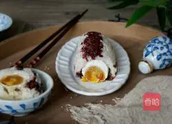 Illustration of how to make duck egg and double rice balls 8