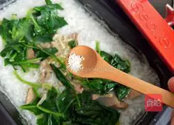 Illustration of how to make pork liver and spinach porridge 13