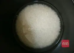 Illustration of braised rice with mushrooms, sausages and potatoes 1