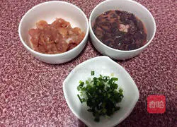 Illustration of how to make pork liver porridge 3