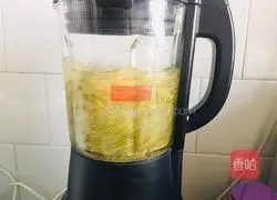 Illustration of how to make sugar-free glutinous millet, mung bean and red date health porridge 6