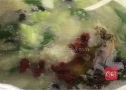 Illustration of how to make black fungus and millet porridge 6