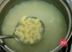 Illustration of Italian Quton Noodle Soup 6