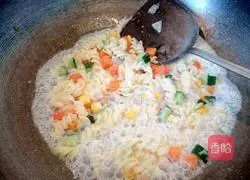 Illustration of how to make Italian screw noodles 9