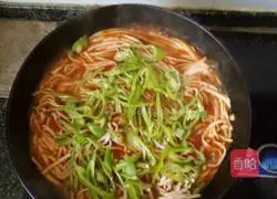 Illustration of Beef Braised Noodles 9