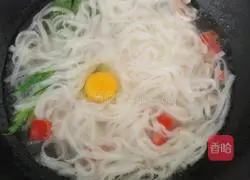 Illustration of how to make rice noodle soup 11