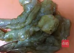 Illustration of how to make shrimp baked rice 2