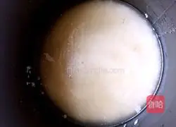 Illustration of how to cook rice with bone soup 2