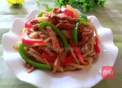 Illustration of how to make shredded pork pancakes 12