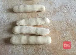 Illustration of how to make rose rolls 6