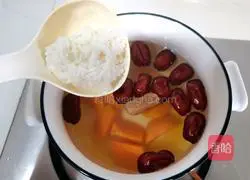 Illustration of how to make sweet potato porridge 5