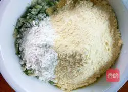 Sophora japonica corn flour steamed buns Practice illustration 2