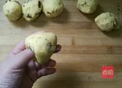 Illustration of how to make milky red date steamed buns 8