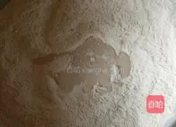 Illustration of how to make rose rolls 2