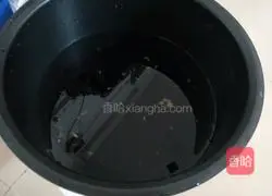 Illustration of how to make black rice and black bean porridge 4