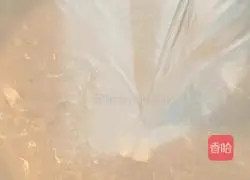 Illustration of how to make Lantern Festival made with wolfberry wine 1